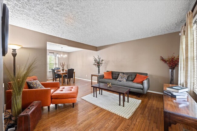 Building Photo - 6 Wavecrest Ct