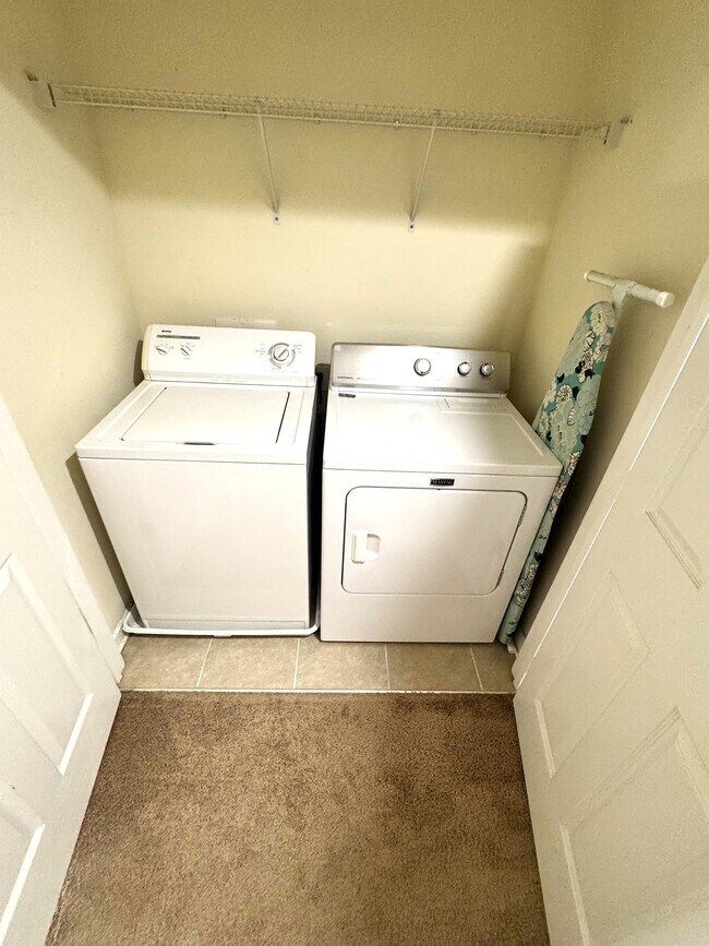 Building Photo - 1500 Calming Water Dr