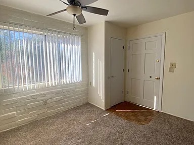 Building Photo - FOR RENT