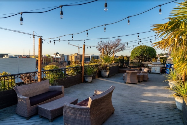 Building Photo - 1125 E Olive St