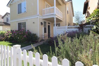 Building Photo - Four Bedroom in Arborwalk