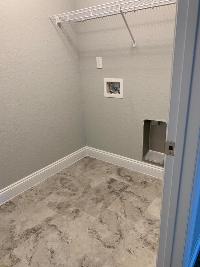 Building Photo - 2551 Tree Feather Ct
