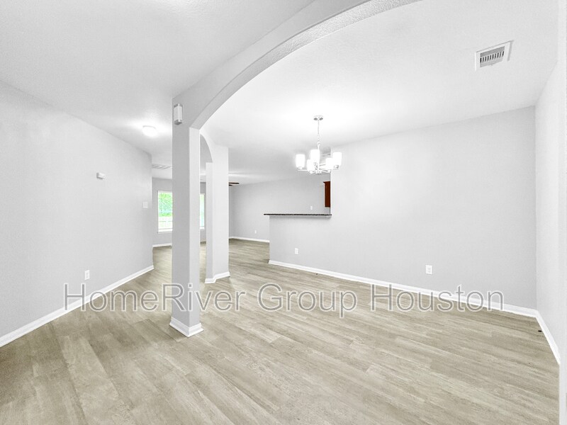 Building Photo - 503 Pedroso Dr