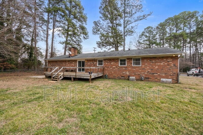 Building Photo - 2616 Redbud Dr