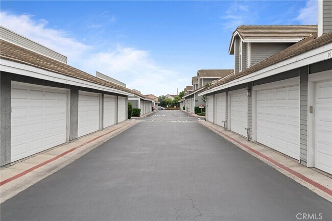 Building Photo - 10371 Garden Grove Blvd
