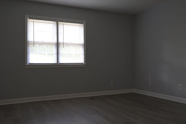 Building Photo - 2BR/2BA Home with Patio & Pet Friendly in ...