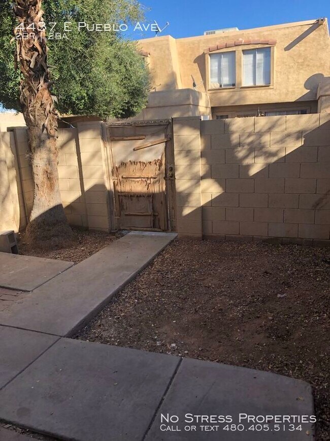 Building Photo - 2 Bed Town Home off 40th St and Broadway!
