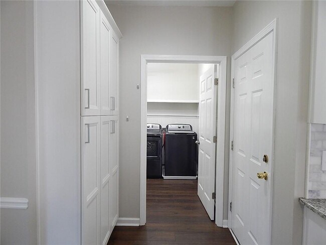Building Photo - 115 Brentwood Ln