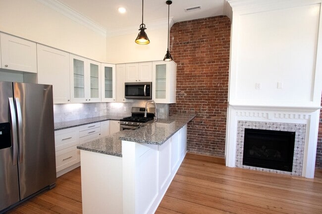 Building Photo - 440 Central Ave