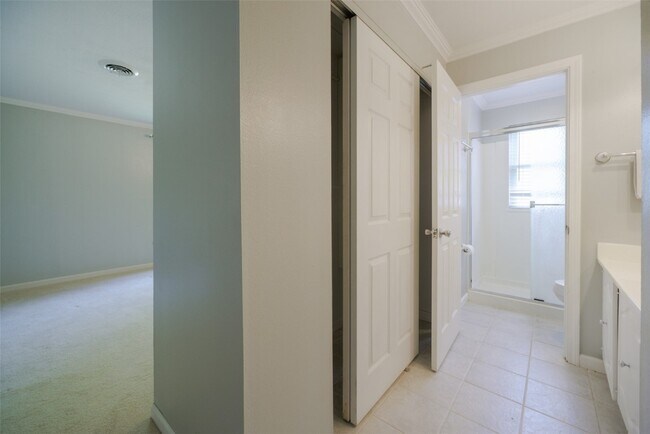 Building Photo - 427 Brass Lamp Dr
