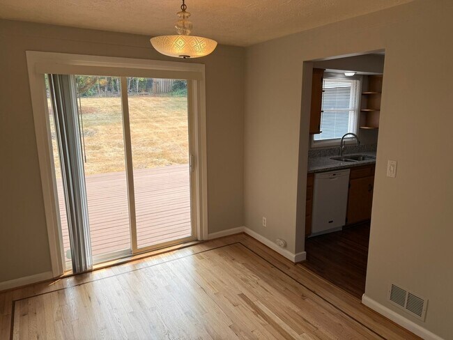 Building Photo - Beautiful Four Bedroom Home in South Salem with Large Backyard and New Paver Patio!