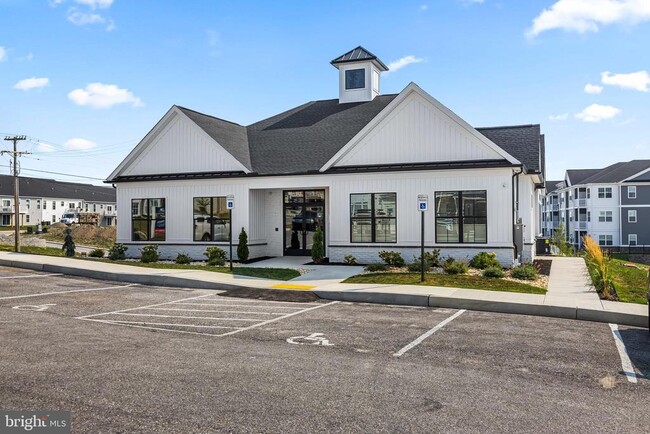 Building Photo - 1020 Admiral Ln
