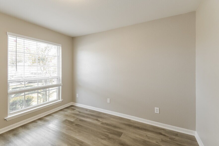 Building Photo - 4703 Montclair Hill Ln