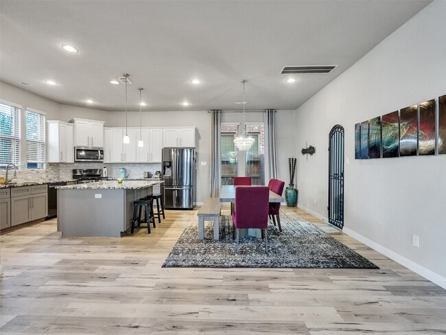 Building Photo - 18324 Parkview Point Dr