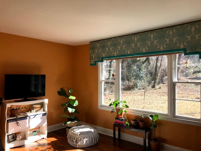 Building Photo - 827 Nancy St