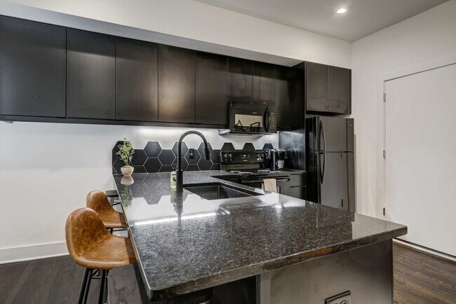 Building Photo - 940 Piedmont Ave NE