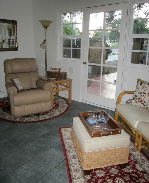 Building Photo - 655 Pomona Ave