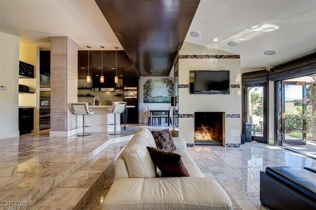 Building Photo - 7277 Mission Hills Dr