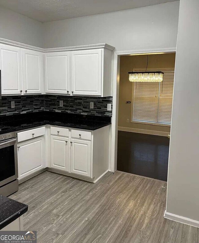 Building Photo - 235 Circle Rd