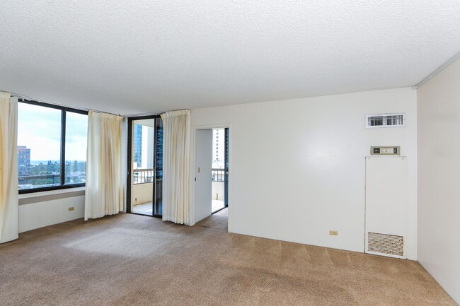 Building Photo - Aloha Towers - 2 bedroom, 2 bath corner unit with 1 covered parking stall