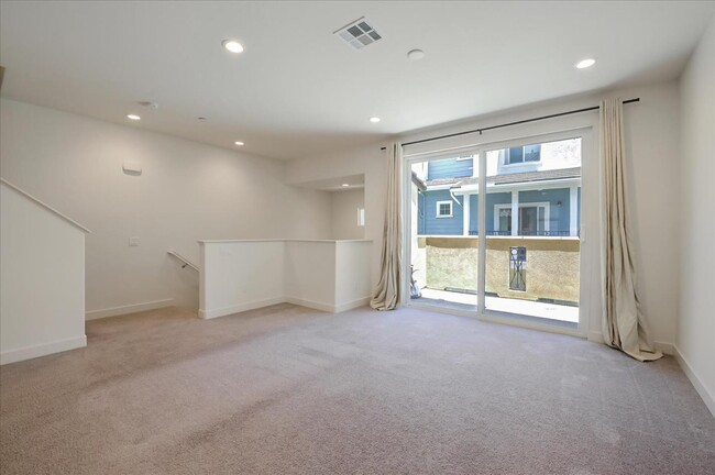 Building Photo - 4367 Pacifica Wy
