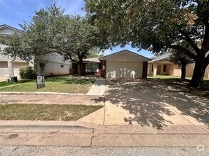 Building Photo - 17204 Ardisia Dr