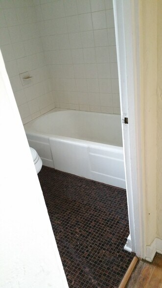 Building Photo - 403 11th St SW