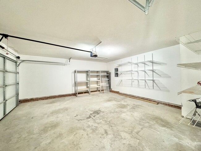 Building Photo - 3529 Bent Trace Dr