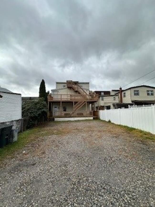 Building Photo - 20 Water St