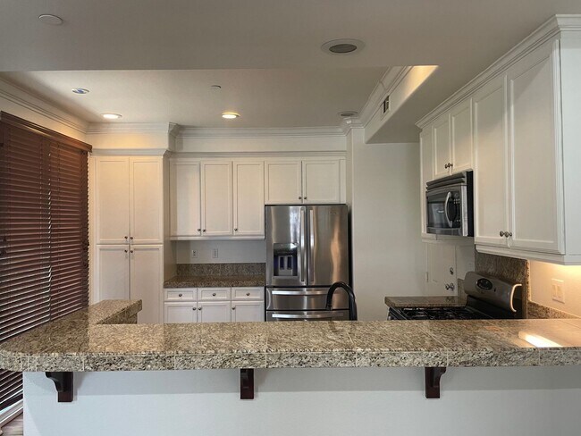 Building Photo - Welcome to your dream home in the heart of Tustin 92782!