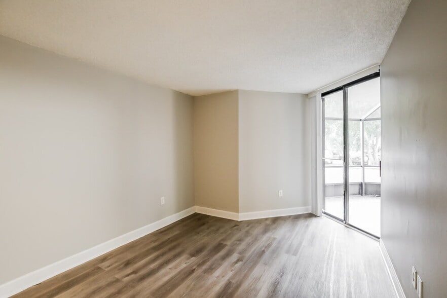 Building Photo - 8205 SW 152nd Ave