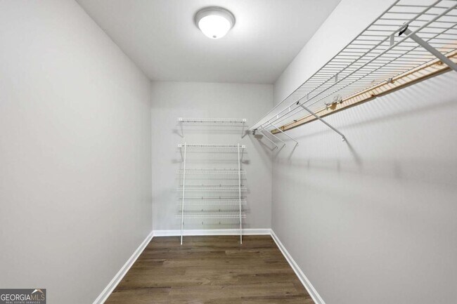 Building Photo - 605 Candler St