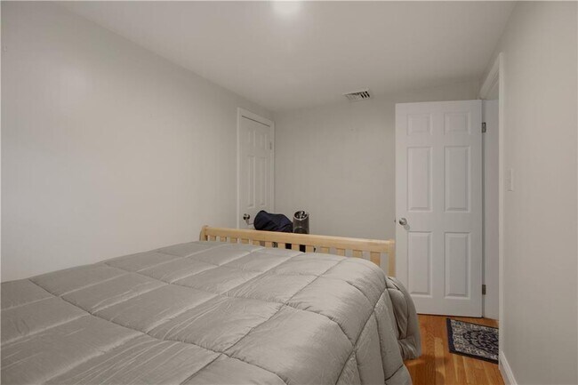 Building Photo - 117 Camp Ave