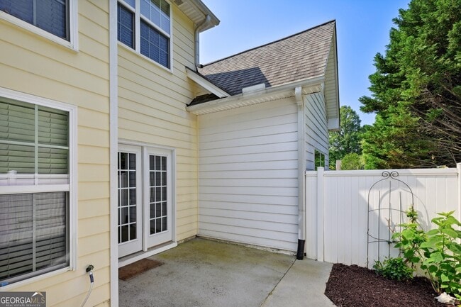 Building Photo - 939 Pike Forest Dr