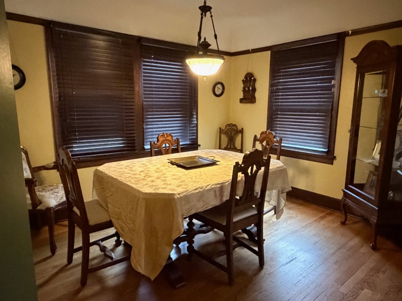 Building Photo - 4325 NE 42nd Ave