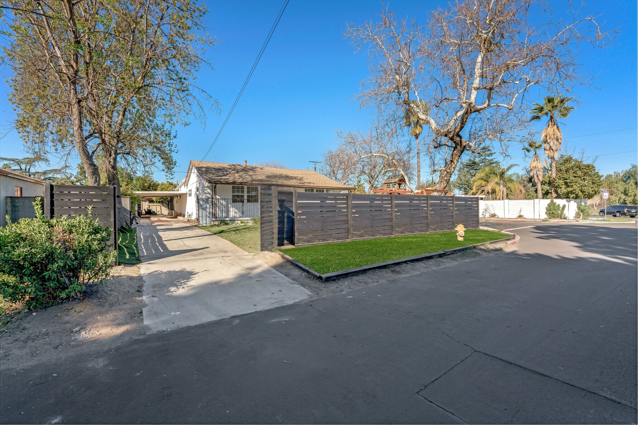 Building Photo - 6059 Vantage Ave