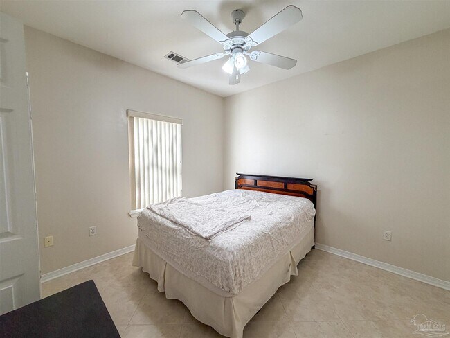 Building Photo - 1490 Chalet Pl