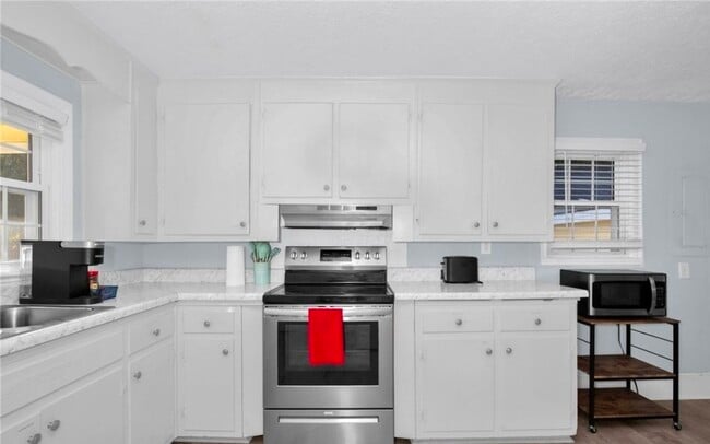 Building Photo - 2703 Pecan Dr