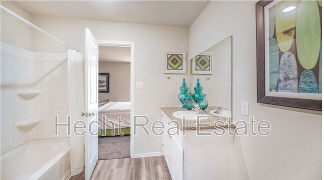 Building Photo - 1658 Lilyturf Rd