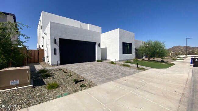 Building Photo - 7429 W Bent Tree Dr