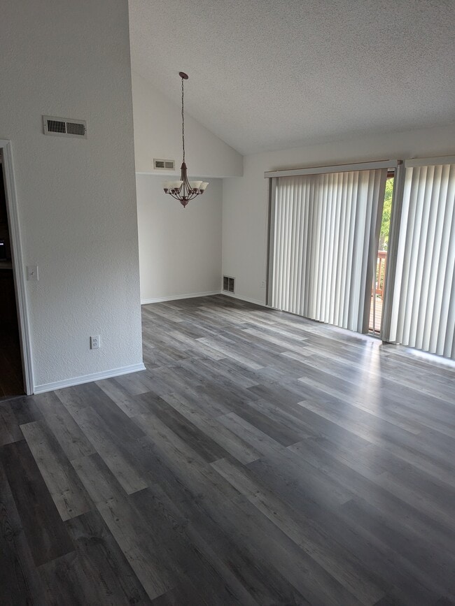 Living/Dining - 24 Melinda Ln