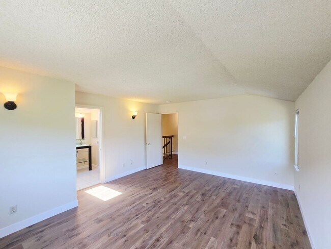 Building Photo - Tri-level Single Family Home