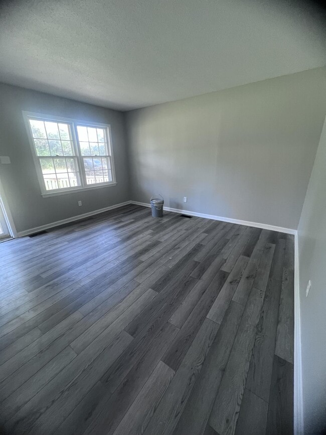 Building Photo - 2548 Park Rd Ext