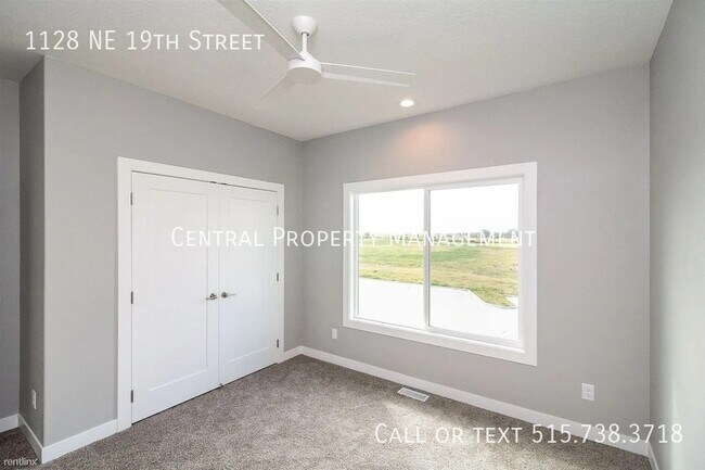 Building Photo - 1128 NE 19th St