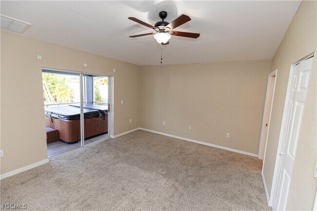 Building Photo - 417 SE 21st Terrace