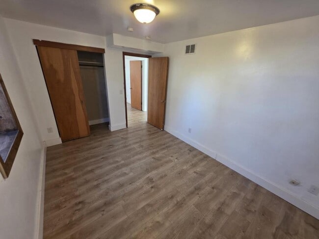 Building Photo - 1620 Hanaford Ave