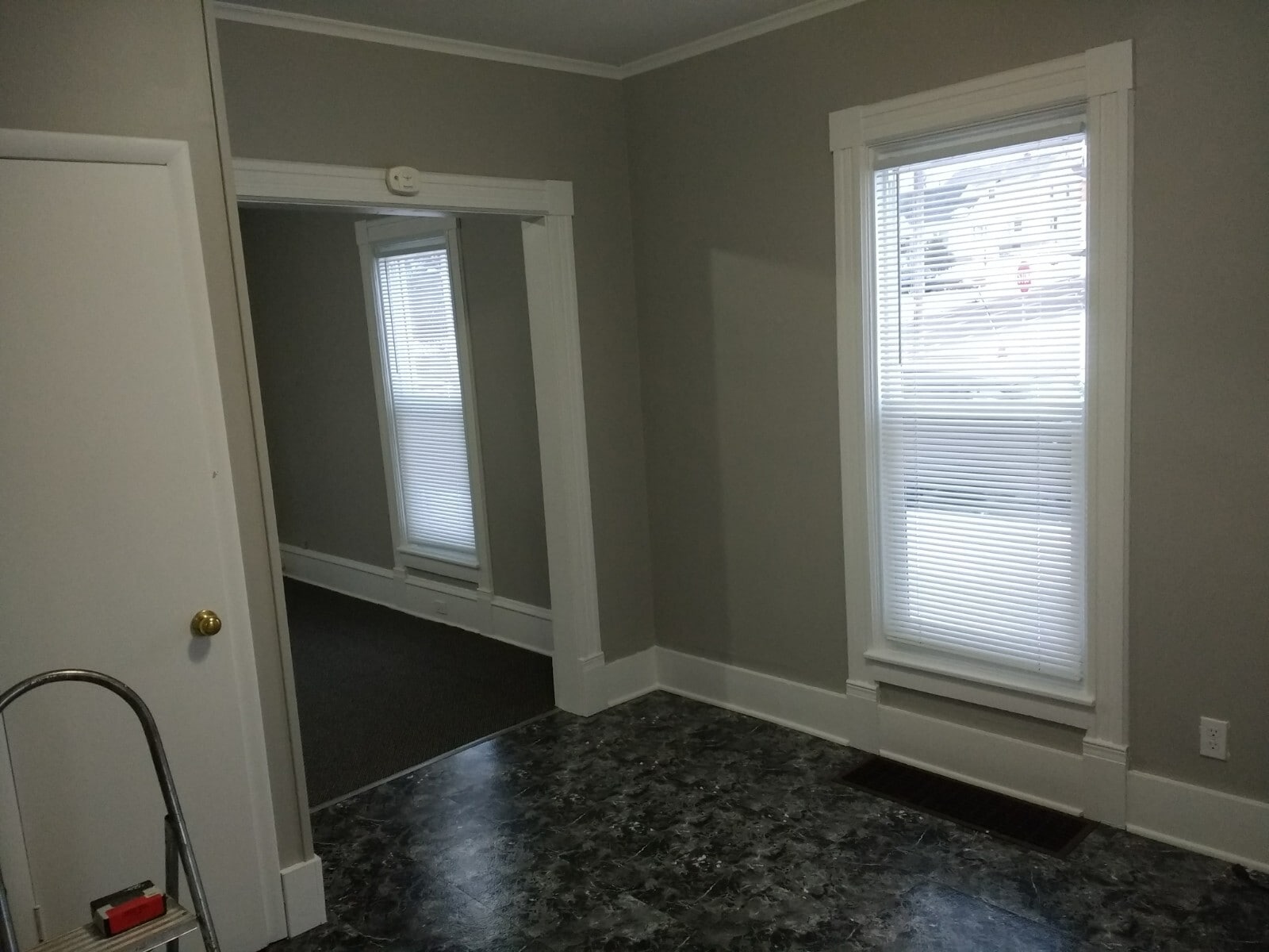 Building Photo - 522 Vine St