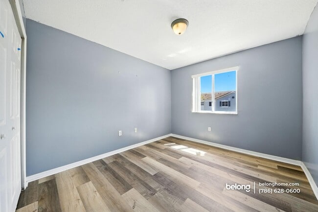 Building Photo - 2915 SE 15th Terrace