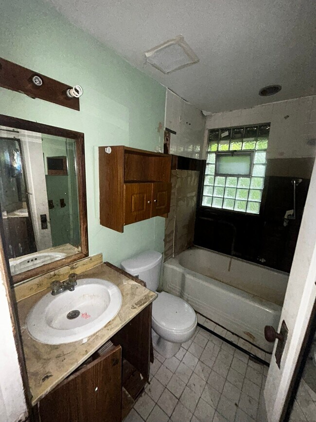 Building Photo - 8521 Clifton Ave