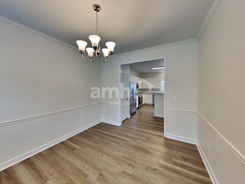 Building Photo - 3059 Romain Trail